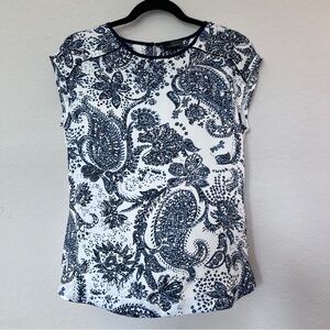 The Limited Women’s Blouse Paisley Blue and White Size Small